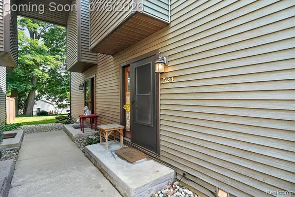 524 W Rockwell, Fenton, MI 48430