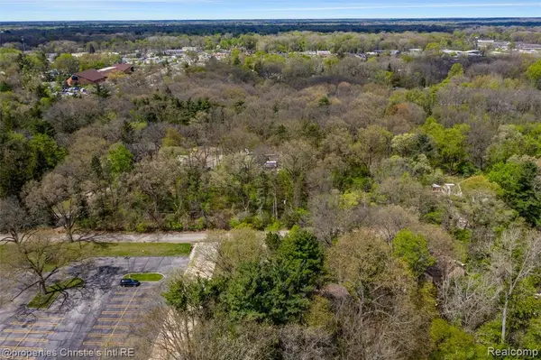 1/2 of Lot 12 Hunters, Southfield, MI 48033