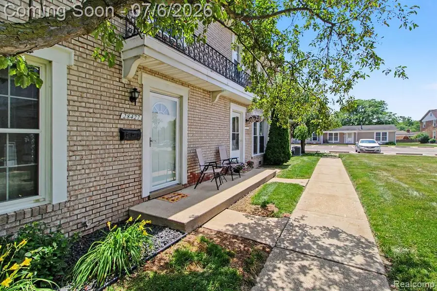 28427 Longmeadow, Trenton, MI 48183 - #3