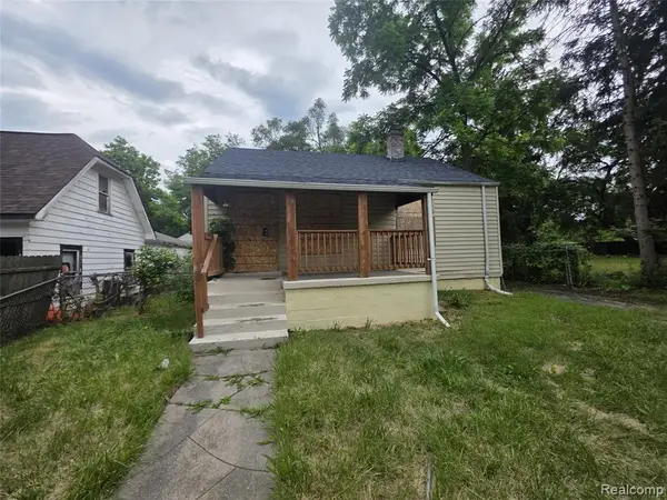 16754 W Parkway, Detroit, MI 48219