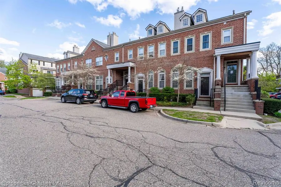 16854 Farmington, Livonia, MI 48154 - #2