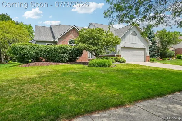 42738 Wimbleton, Novi, MI 48377