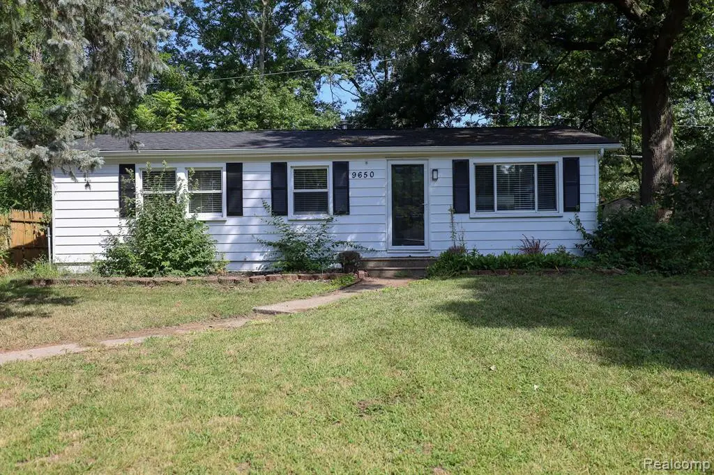 9650 Cooley Lake, White Lake, MI 48386 - #1