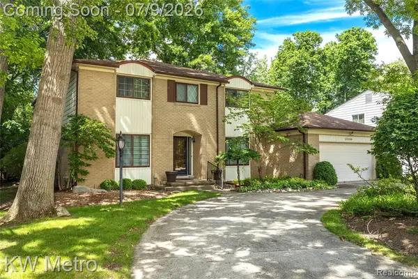 22560 Kenwyck, Southfield, MI 48034