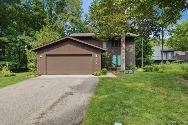 6608 Red Cedar, West Bloomfield, MI 48324