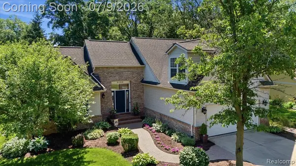 3180 Viking, Walled Lake, MI 48390