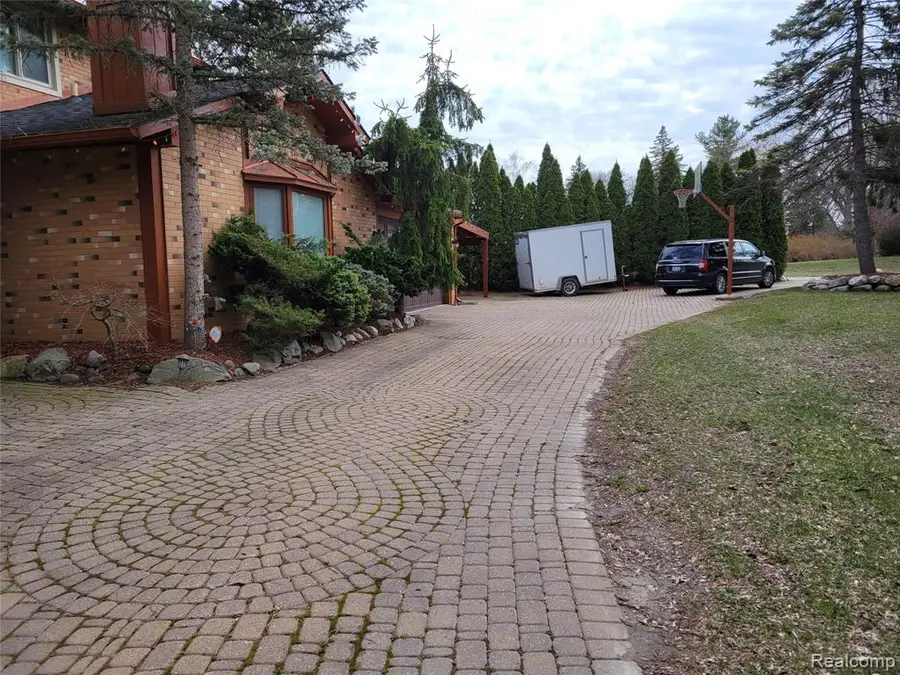 5549 Perrytown, West Bloomfield, MI 48322 - #3