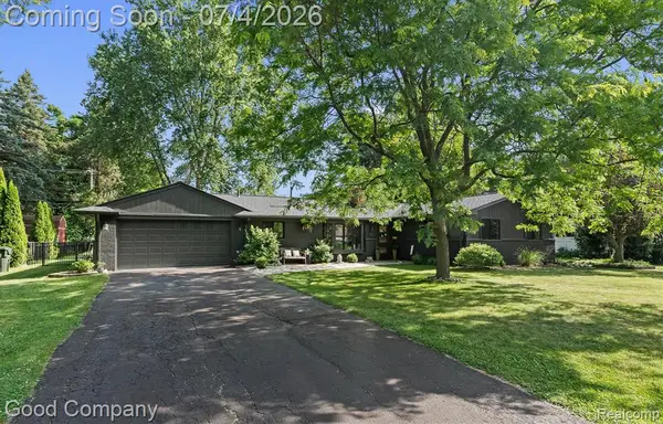 141 Nesbit, Rochester Hills, MI 48309