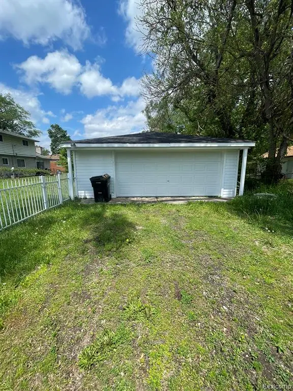 19800 Berg, Detroit, MI 48219