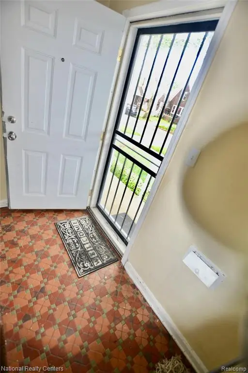 8267 Carlin, Detroit, MI 48228 - #3