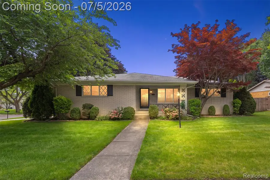 17048 Harbor Hill, Clinton Township, MI 48035 - #2