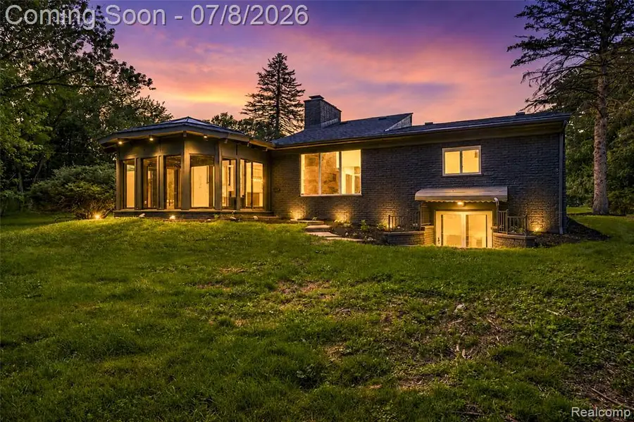 4469 Chamberlain, Bloomfield Hills, MI 48301 - #3