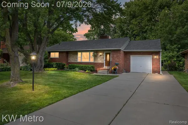 20665 Woodcrest, Harper Woods, MI 48225