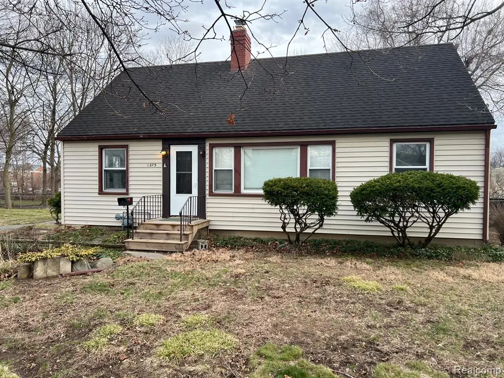 1275 University, Adrian, MI 49221 - #1