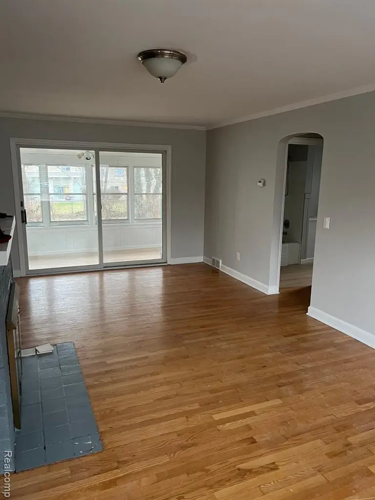 1275 University, Adrian, MI 49221 - #3