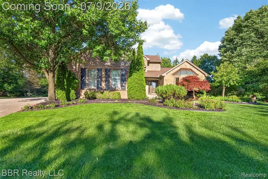 45411 Halston, Novi, MI 48374 - #2
