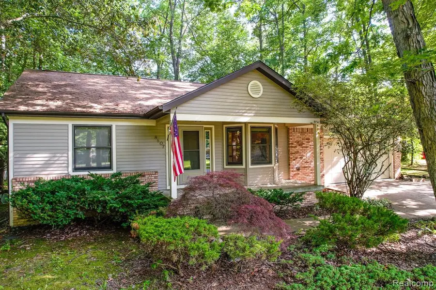 8507 Pineview Lake, Linden, MI 48451 - #2