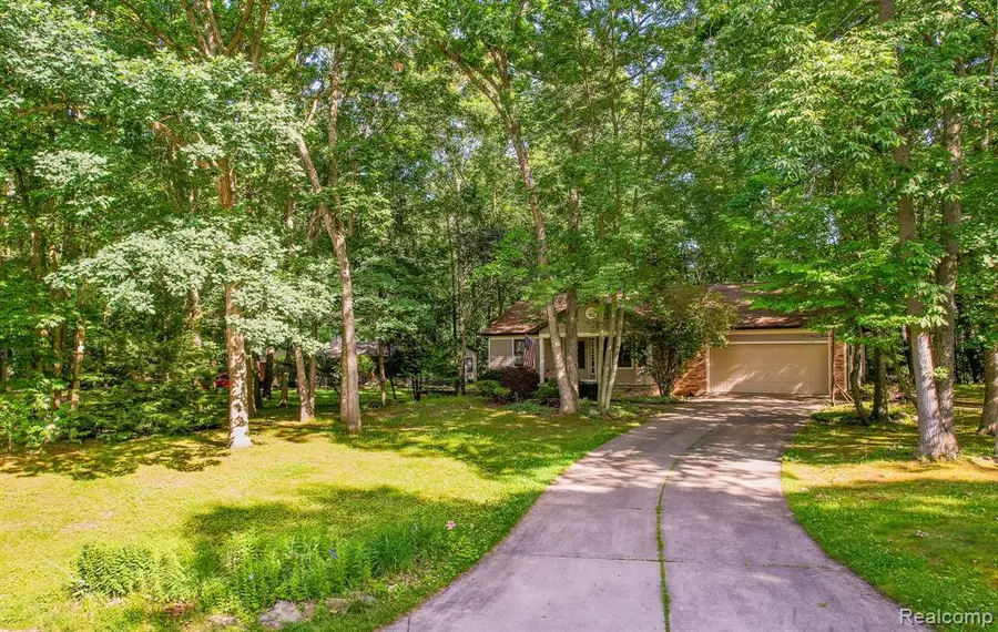 8507 Pineview Lake, Linden, MI 48451 - #3