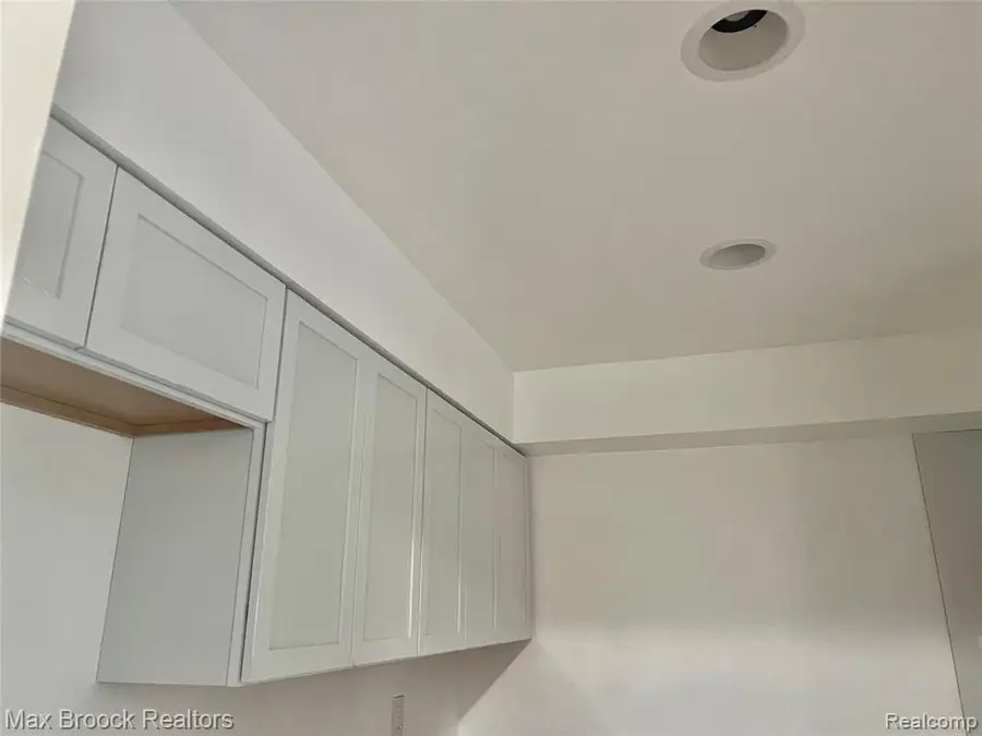 2103 Virginia, Troy, MI 48083 - #3