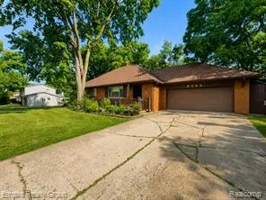 2766 W Huron, Waterford, MI 48328 - #2