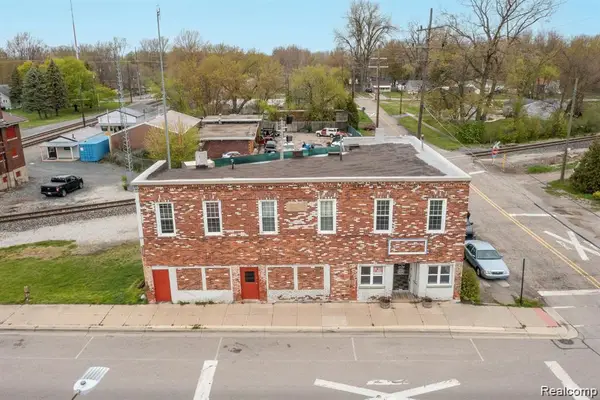 910 Monroe, Carleton, MI 48117