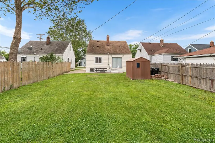 29510 John J, Roseville, MI 48066 - #3