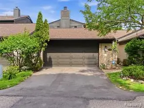 4261 Wabeek Lake, Bloomfield Hills, MI 48302 - #2