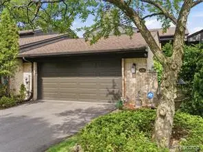 4261 Wabeek Lake, Bloomfield Hills, MI 48302 - #3