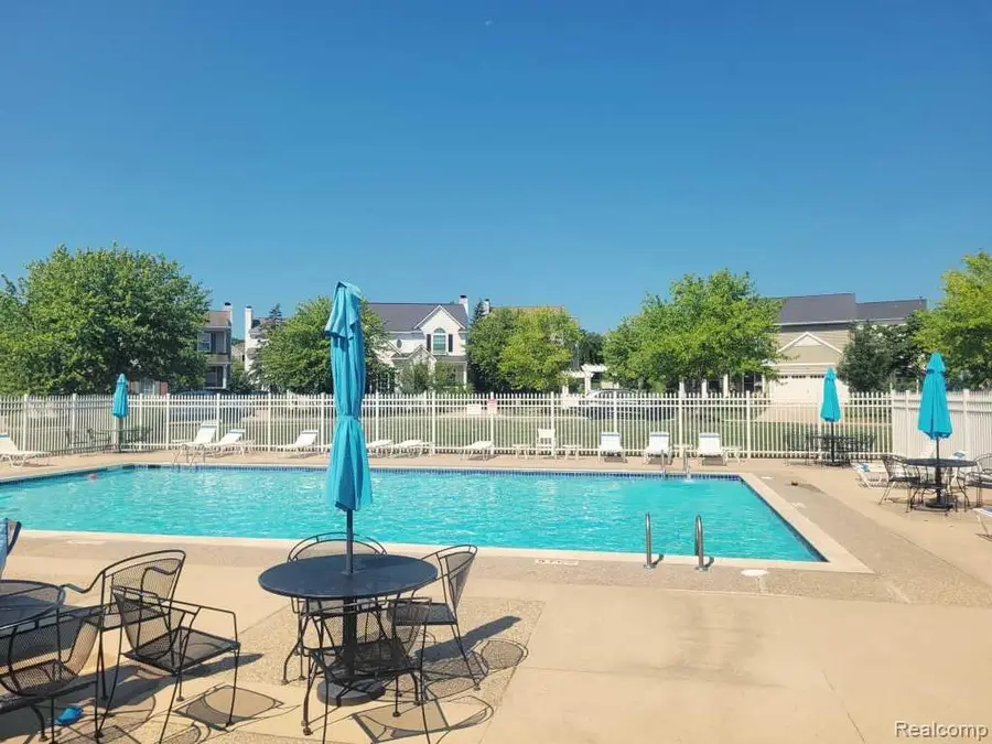 124 Champlain, Howell, MI 48843 - #2