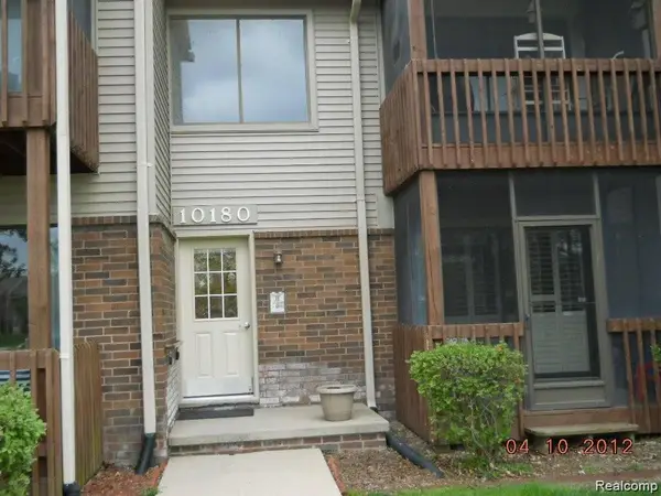 10180 Nancys #15, Grosse Ile, MI 48138