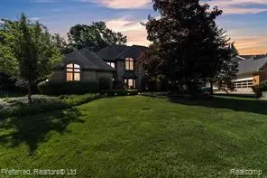 17649 Rolling Woods, Northville, MI 48168