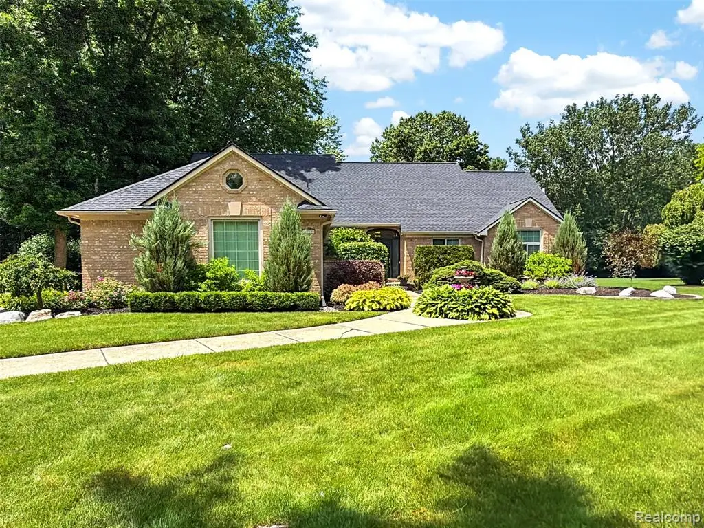 6713 Aurora, Troy, MI 48098 - #1
