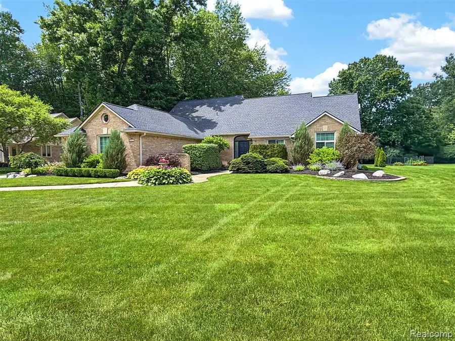 6713 Aurora, Troy, MI 48098 - #3