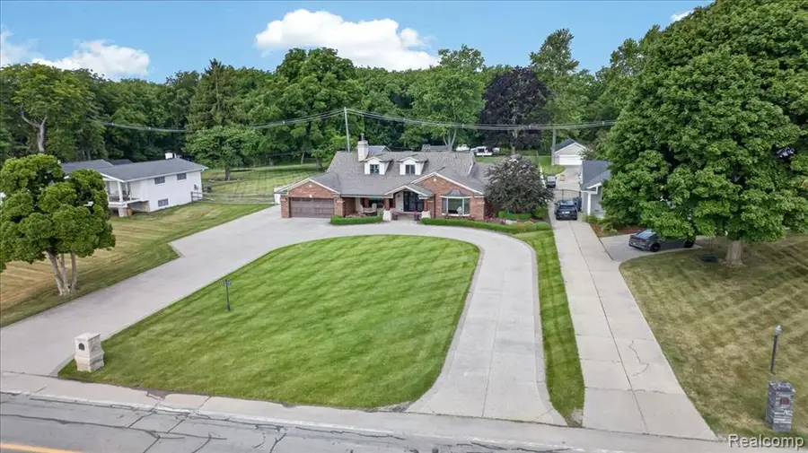 23750 E River, Grosse Ile, MI 48138 - #2