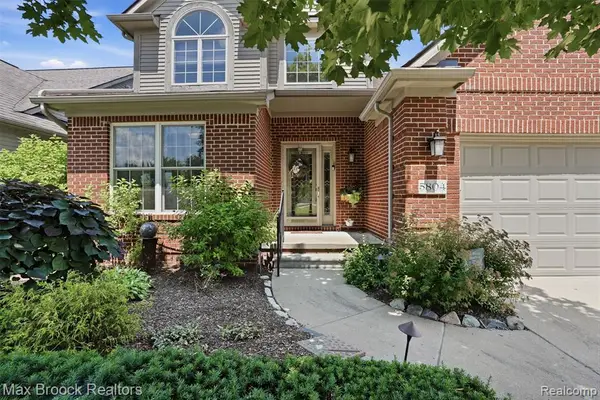 5804 S Windstar #22, Waterford, MI 48327
