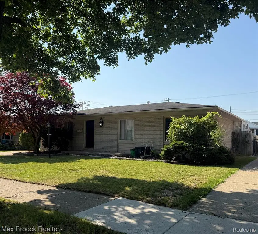 7094 Jenerous, Center Line, MI 48015 - #1