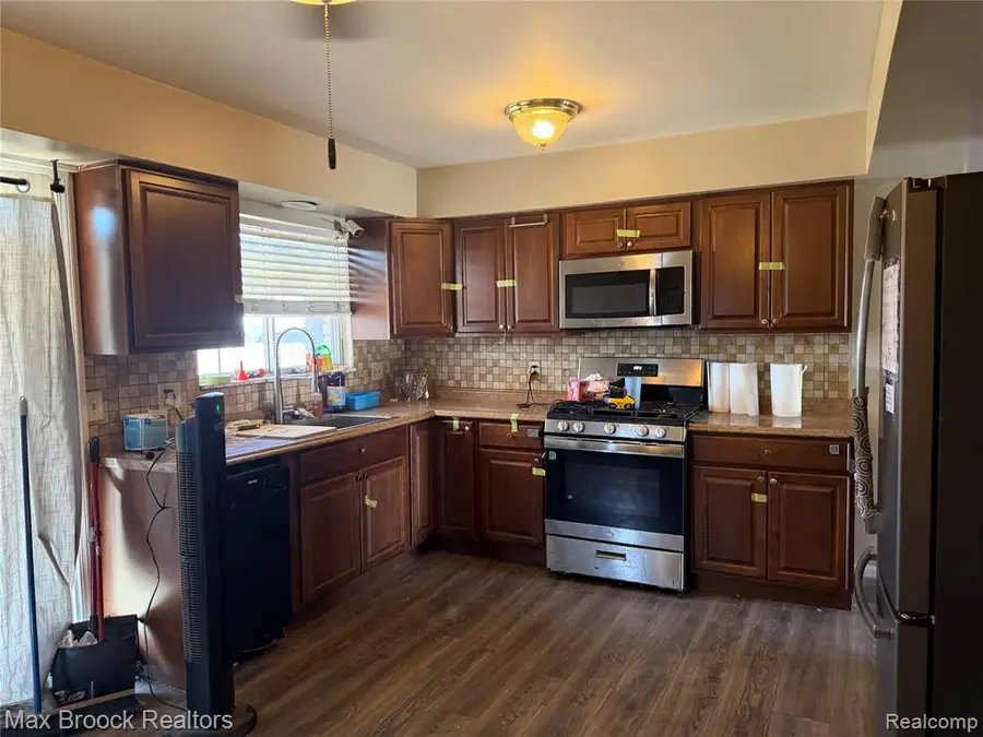 7094 Jenerous, Center Line, MI 48015 - #2