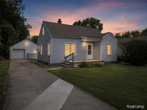 11725 Republic, Warren, MI 48089