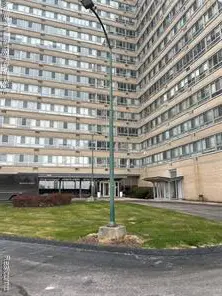 8900 E Jefferson #323, Detroit, MI 48214