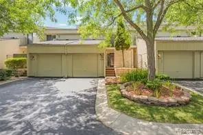 39455 Country, Novi, MI 48375
