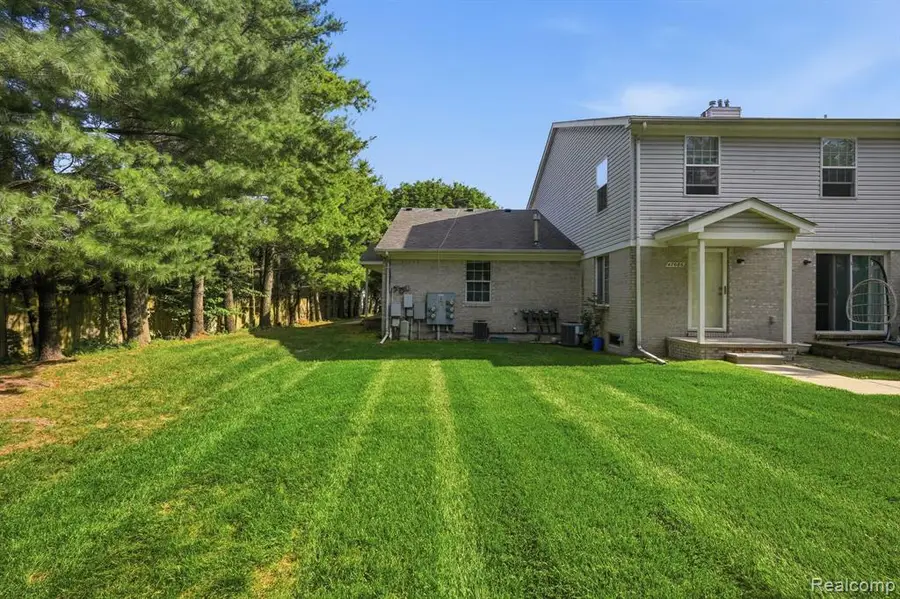 47078 Auburn, Utica, MI 48317 - #2