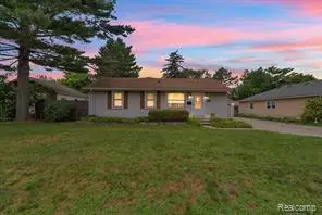 5693 Colonial, Dearborn Heights, MI 48127 - #2
