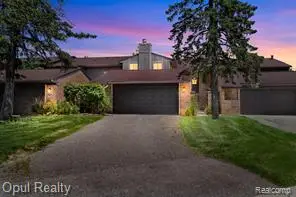 3961 Chablis, West Bloomfield, MI 48323