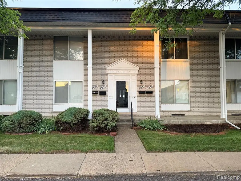 28096 Universal, Warren, MI 48092 - #1