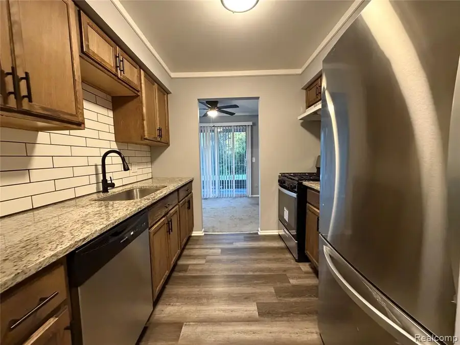 28096 Universal, Warren, MI 48092 - #3