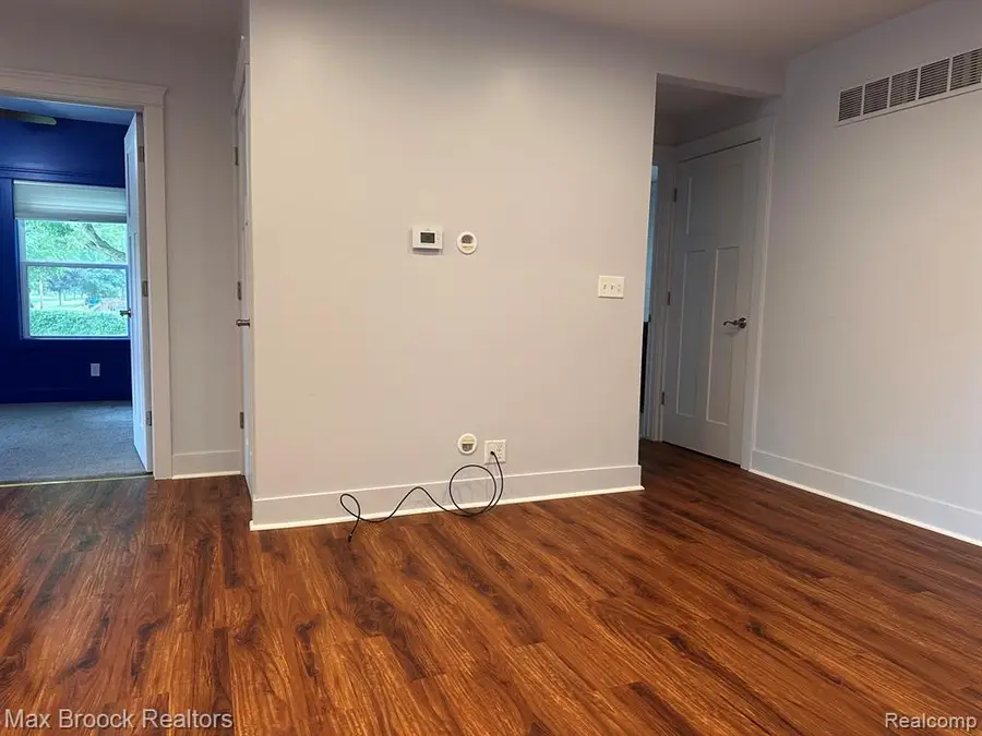 201 Park, Holly, MI 48442 - #3