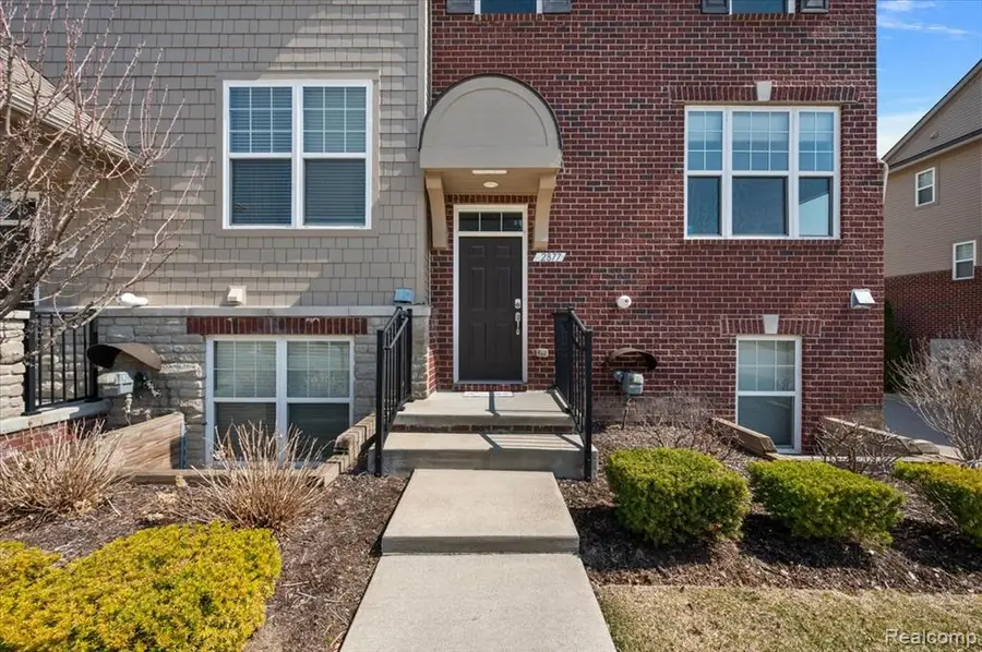 2877 Hartwick, Rochester Hills, MI 48307 - #2