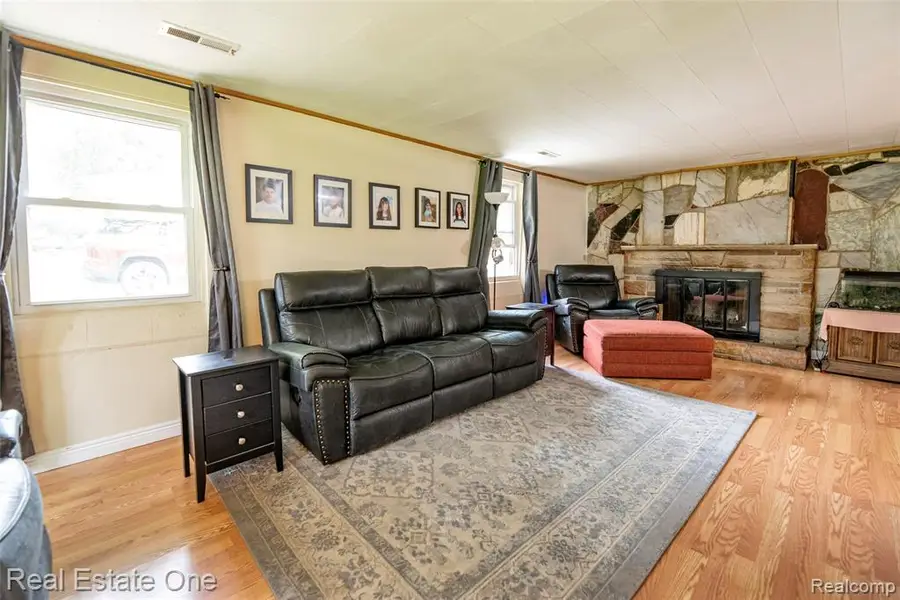 875 S Grey, Auburn Hills, MI 48326 - #3