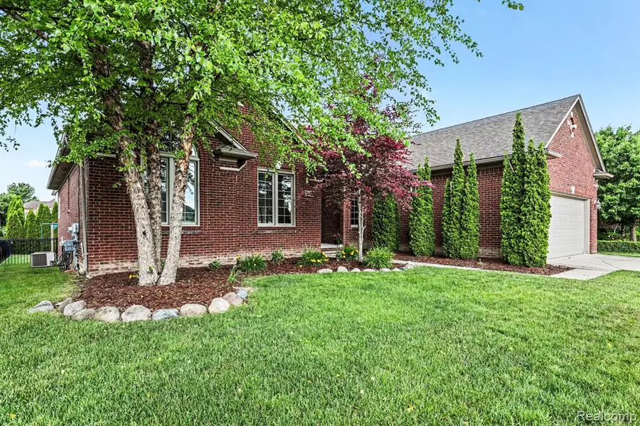 50289 Nantwich, Macomb, MI 48044 - #3