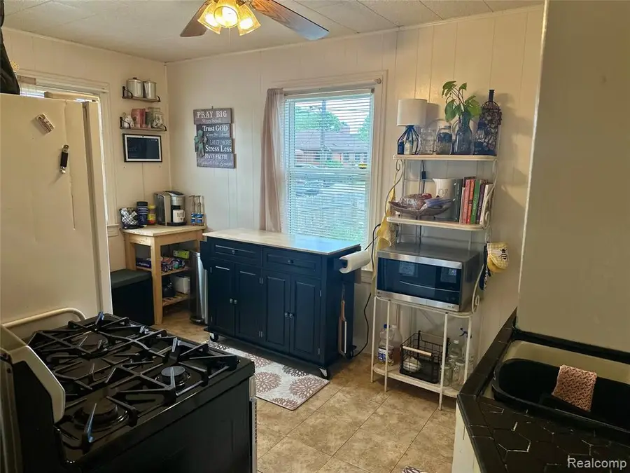 455 Campbell, River Rouge, MI 48218 - #3